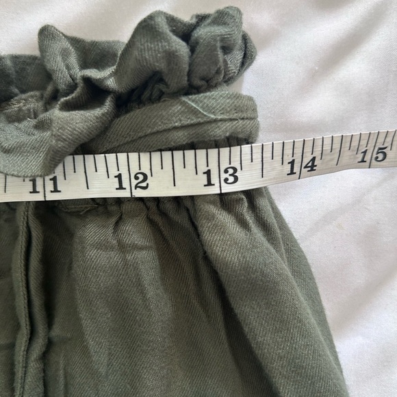 Hollister Green Ultra High Rise Flowy Shorts with Belt Size Medium - Picture 6 of 6